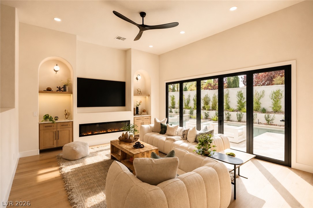 305 Prince Charming Court, Las Vegas, NV