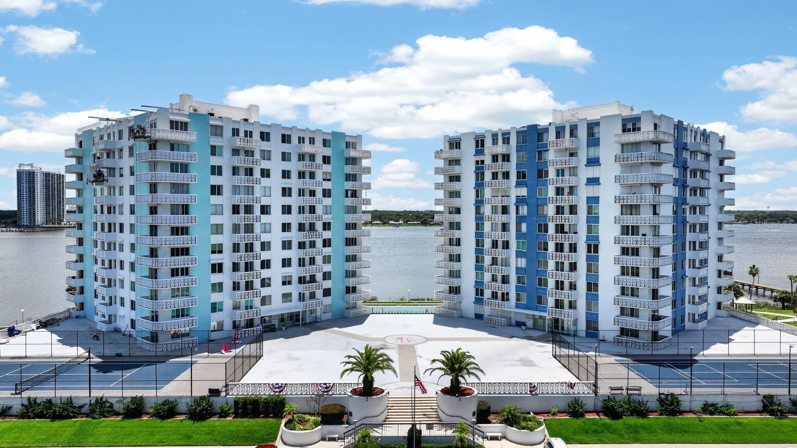 Open house at 935 N HALIFAX AVE #406