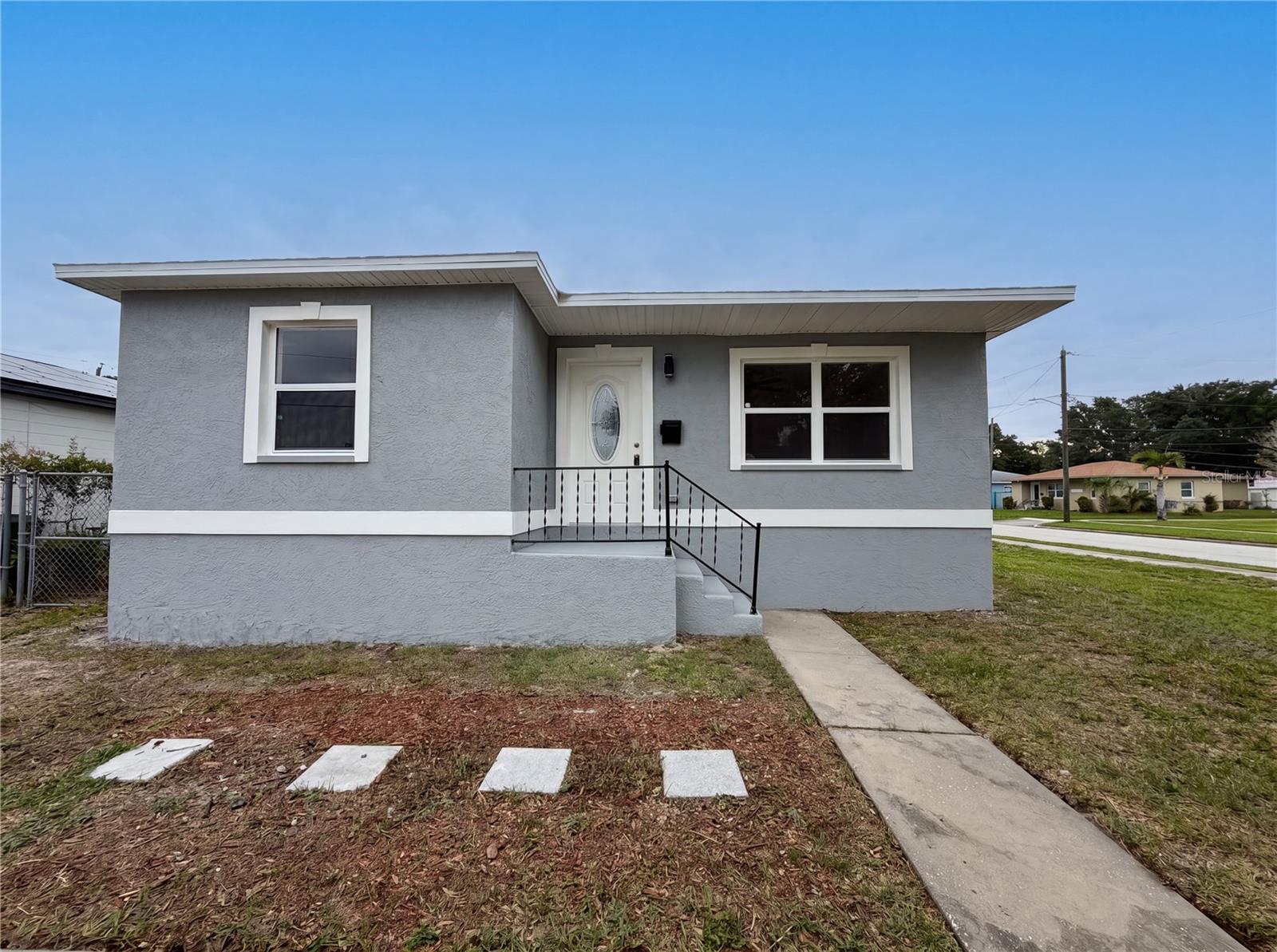 Open house at 845 40TH AVE S